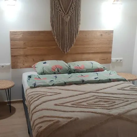 Lesna Kryjowka W Lesie * Wersk