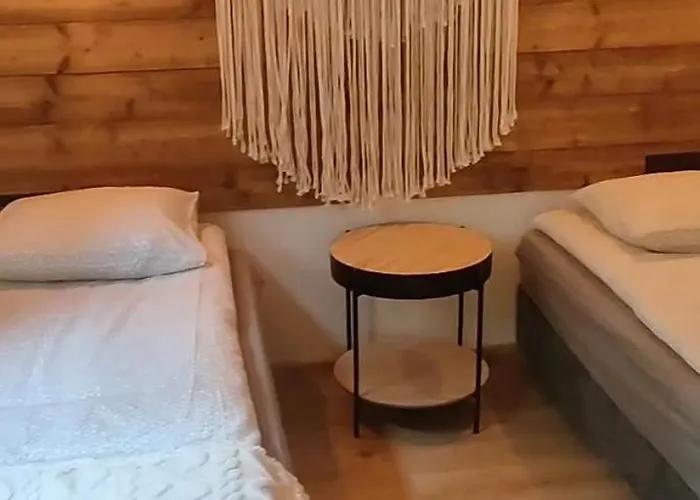 Lesna Kryjowka W Lesie Tatil Evi Wersk