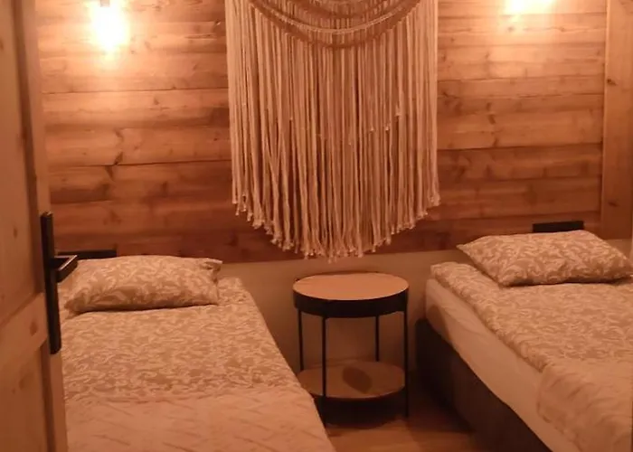 Dom wakacyjny Leśna Kryjówka W Lesie