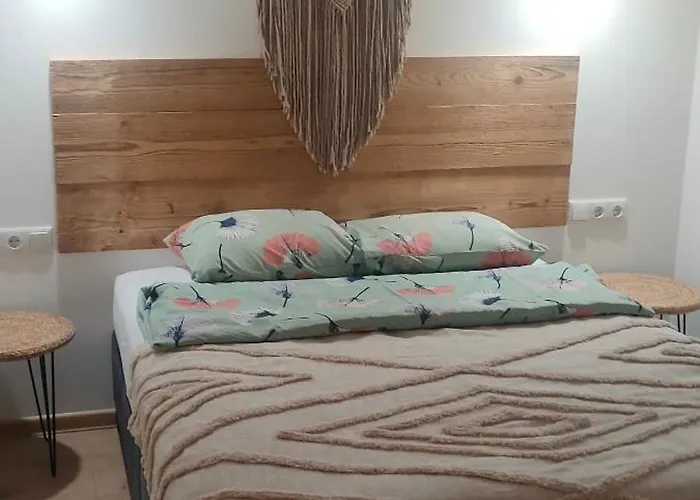 Lesna Kryjowka W Lesie * Wersk